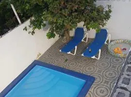 Casa con piscina EN BOCA CHICA