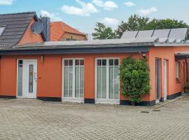 Beautiful Home In Neubrandenburg With Wifi，位于新勃兰登堡的酒店