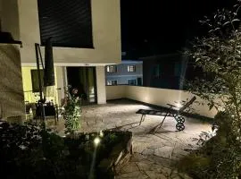 -Stadthaus Ida- Mit großer Dachterasse, am Schloßpark, Luftkurort Kißlegg, Boxspringbetten, Kaffeevollautomat, SmartTV, familienfreundlich, großzügig, zentral