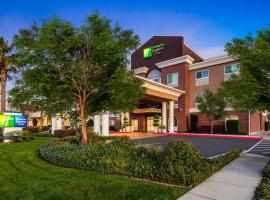 Holiday Inn Express & Suites Sacramento NE Cal Expo by IHG，位于萨克拉门托的酒店