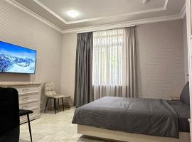 Lux Home in heart of city center，位于瓦纳佐尔的酒店