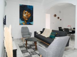 Modern and Cosy Apt in Abidjan，位于阿比让的酒店