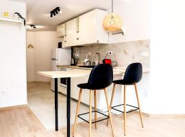 Sophie Studio - Top center, Cozy & Work-Friendly near AUBG, Free streaming platforms，位于布拉戈耶夫格勒的自助式住宿
