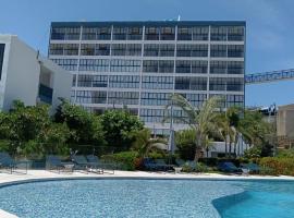 Hermoso Depto en Condominio Astoria，位于阿卡普尔科的带热水浴缸的酒店