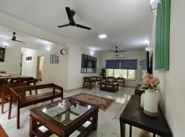 Lapis1, Best 3BHK Luxury Home Stay Thrissur - 7Elysee Homes，位于德里久尔的酒店