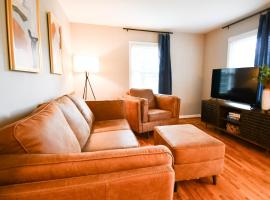 Entire Home in Gallatin - 29mi to Downtown Nashville or Lyft，位于加拉廷的酒店