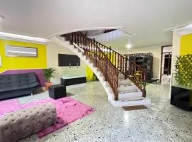 Homer Colors - Tu hogar en medellin para 20 Personas