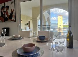 Luxury Marina & Sea View Condo at Porto Cupecoy St Maarten，位于Lowlands的酒店