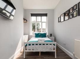 Dove Court Travel Lodge 1 - Ground Floor Ensuite，位于布里斯托的酒店
