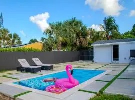 Modern Lux 3BR Home with Heated Pool