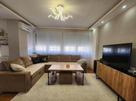 Apartman Iris，位于图兹拉的酒店