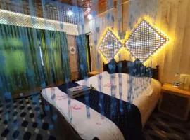 Houseboat New Shamus Maqbool