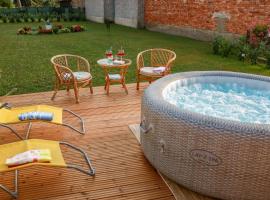Guest house-Studio apartman Marina - with special offer for 2 nights stay or more，位于卡尔洛瓦茨的酒店