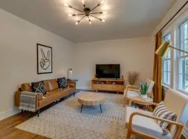 Southern Charmer Close to Broadway Sleeps 8