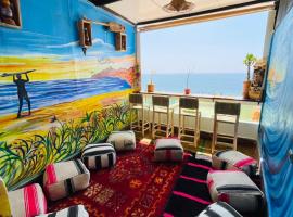 Sunrise Hostel Taghazout，位于塔哈佐特的宾馆