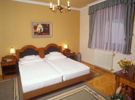 Hotel Lovasberény，位于Lovasberény的酒店
