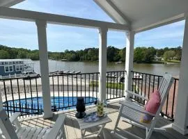 Tiny Lakeside Retreat