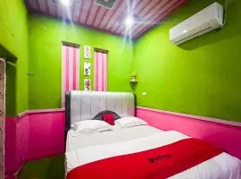 RedDoorz Syariah at Jalan RJ Junjungan Lubis Pandan