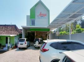 RedDoorz at Araya House Ngawi，位于Kemuning的酒店