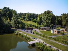 Falkensteiner Premium Camping Lake Blagus，位于Sveti Jurij ob Ščavnici的豪华帐篷营地