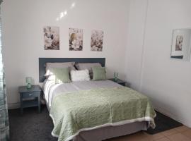 The Garden Cottage，位于波罗瓜尼的酒店