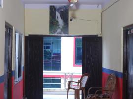 Punjabi Dhaba Lodge & Restaurant，位于拉明德的酒店