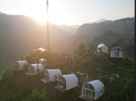 PHANSI - Glamping, View Point 360, Bar & BBQ，位于萨帕的豪华帐篷