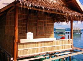 Raja Ampat Triton Homestay，位于Kri的酒店