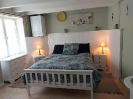 Charming two bedroom gite with beautiful gardens
