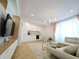 FLH - SIBIU - The Evolution LUXURY Apt - 2 Bedrooms, 1 Livingroom, 2BA with 3 ACs Units and Panoramic view - Sleeps 6 - Shopping City Mall