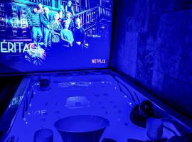 Maison cosy piscine jacuzzi sauna，位于Épervans的酒店