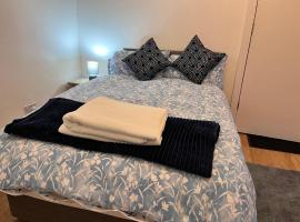 HIVESTAYS Free Wi-Fi, Smart TV, Parking, Tea &Coffee，位于凯特林的酒店