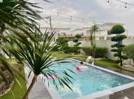 Luxurious Pool Villa , Ipoh with Karaoke, Snooker for 15-20 pax