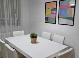 Alojamiento centrico en Hellin con garaje，位于埃林的酒店