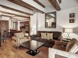 Luxury 2 Bedroom Residence In Lionshead Village - Pool, Spa & More