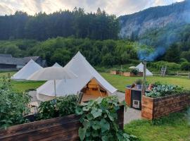 Wild Glamping in the Vienna Alps，位于Nasswald的豪华帐篷