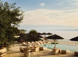 Agali Hotel Paxos，位于盖奥斯的带泳池的酒店