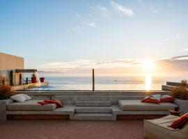 The Tryst Puerto Vallarta LGBT Hotel，位于巴亚尔塔港的带热水浴缸的酒店