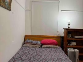 Ashburton big Room with shared bathroom 1，位于查斯顿的酒店