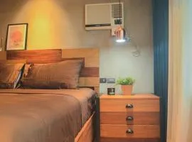 Stylish 1BR Near US Embassy & Luneta with Pool & Gym