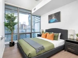 Large 2BR on Bay Street 4 Beds with Balcony