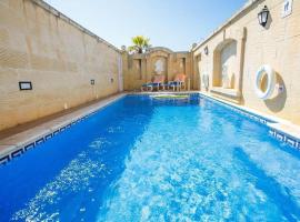 4 Bedroom Farmhouse with Private Pool in Gozo，位于阿尔卜的酒店