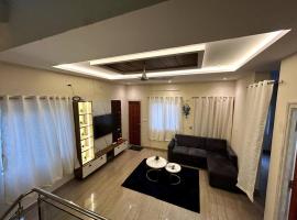 Spacious 3bhk Triplex Villa Near To IT Hub，位于Kondapur的别墅