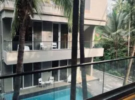 Waves By Jumbo Holidayz