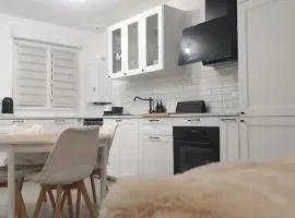 Chambre calme dans une maison neuve avec jardin