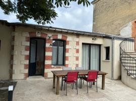 Petit Gîte avec terrasse，位于Thouarcé的酒店