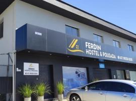 Ferdin Hostel e Pousada，位于约恩维利的酒店