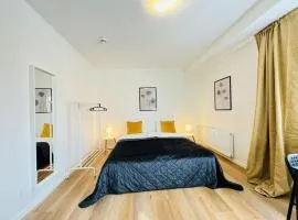 aday - Sunny Studio Apartment