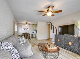 Yuma Vacation Rental with Community Pool!，位于优马的酒店