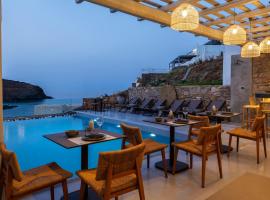 The Mykonist Merchia Beach Villas & Suites，位于Merchia Beach的酒店